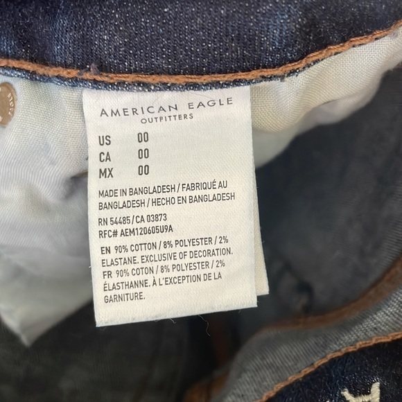 American Eagle Women’s Shorts Stretch Distressed Blue. A - Picture 6 of 9